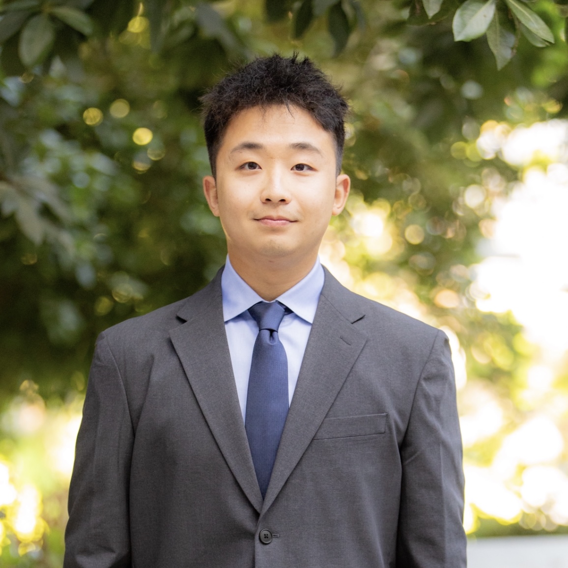 Yiwei Lu Headshot